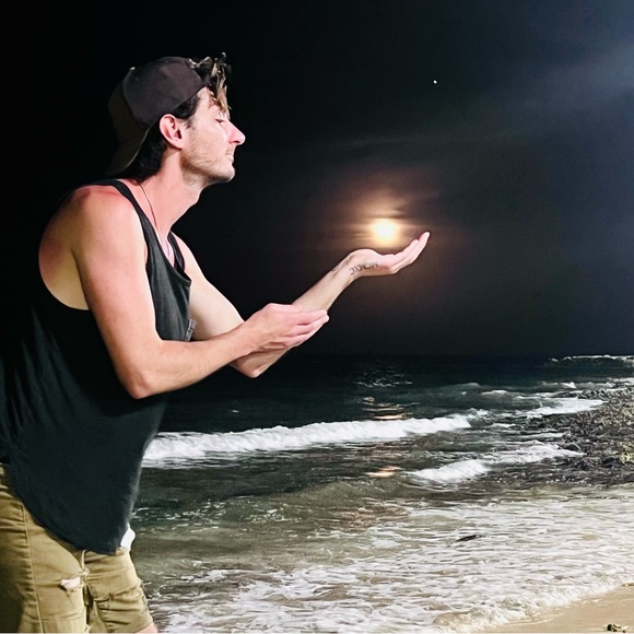 Meet your Posher, @noahXnight - Picture 12 of 17